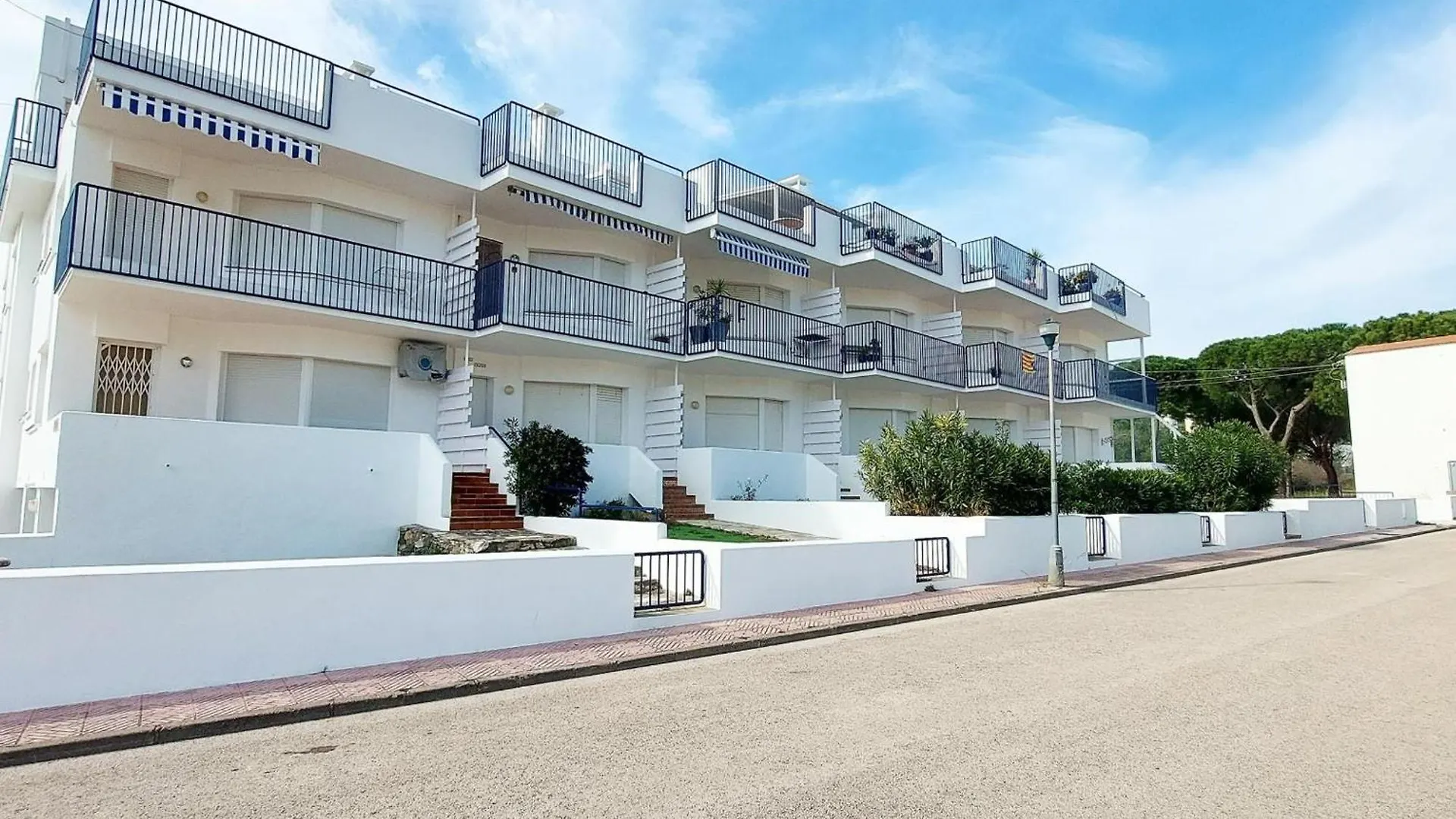 Apartment Apartamento Acogedor Con Terraza A Un Paso De La Playa En Llanca - Es-170-26
