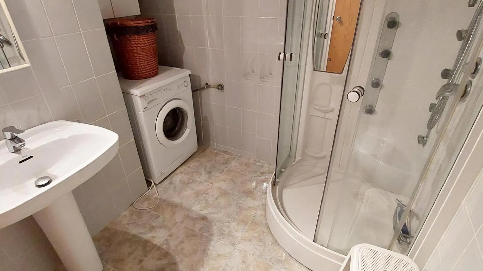 Apartamento Acogedor Con Terraza A Un Paso De La Playa En Llanca - Es-170-26 0*,  Spain