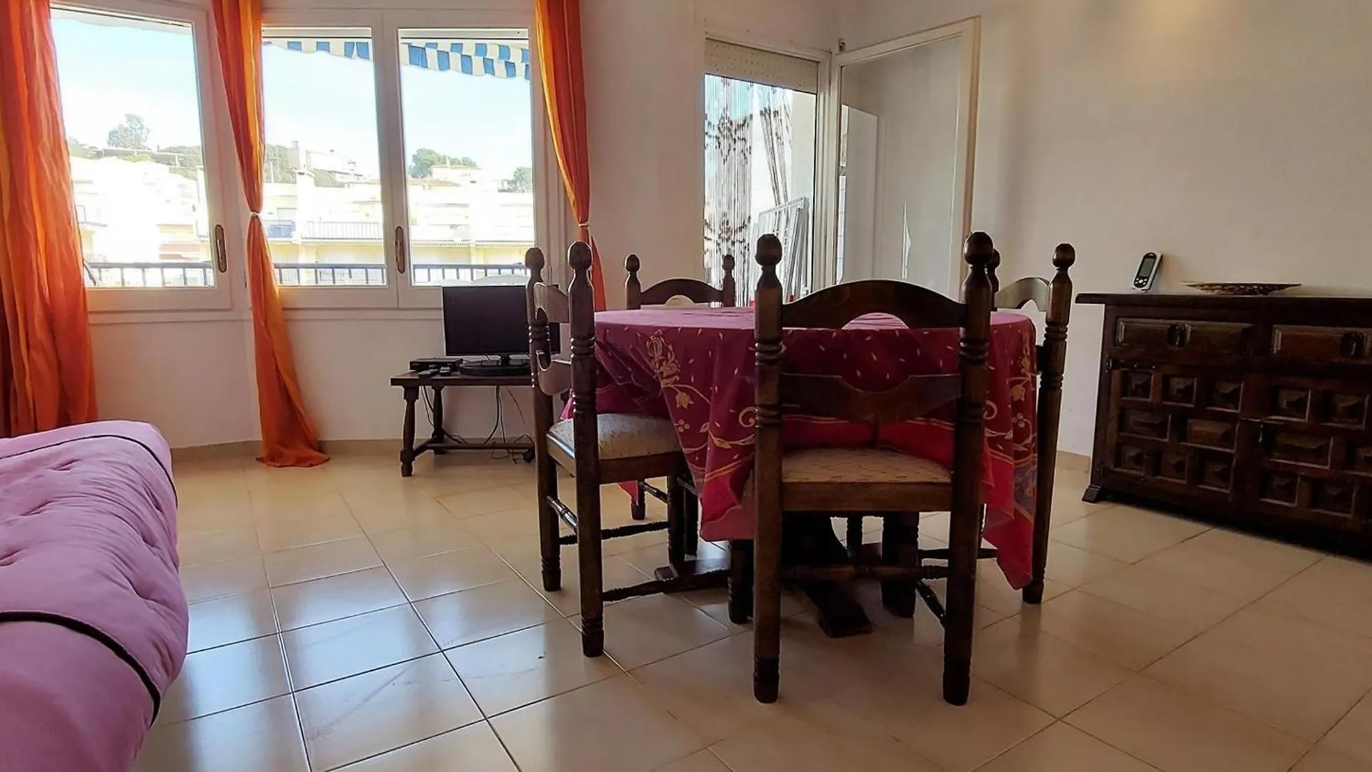 Apartamento Acogedor Con Terraza A Un Paso De La Playa En Llanca - Es-170-26 0*,  Spain