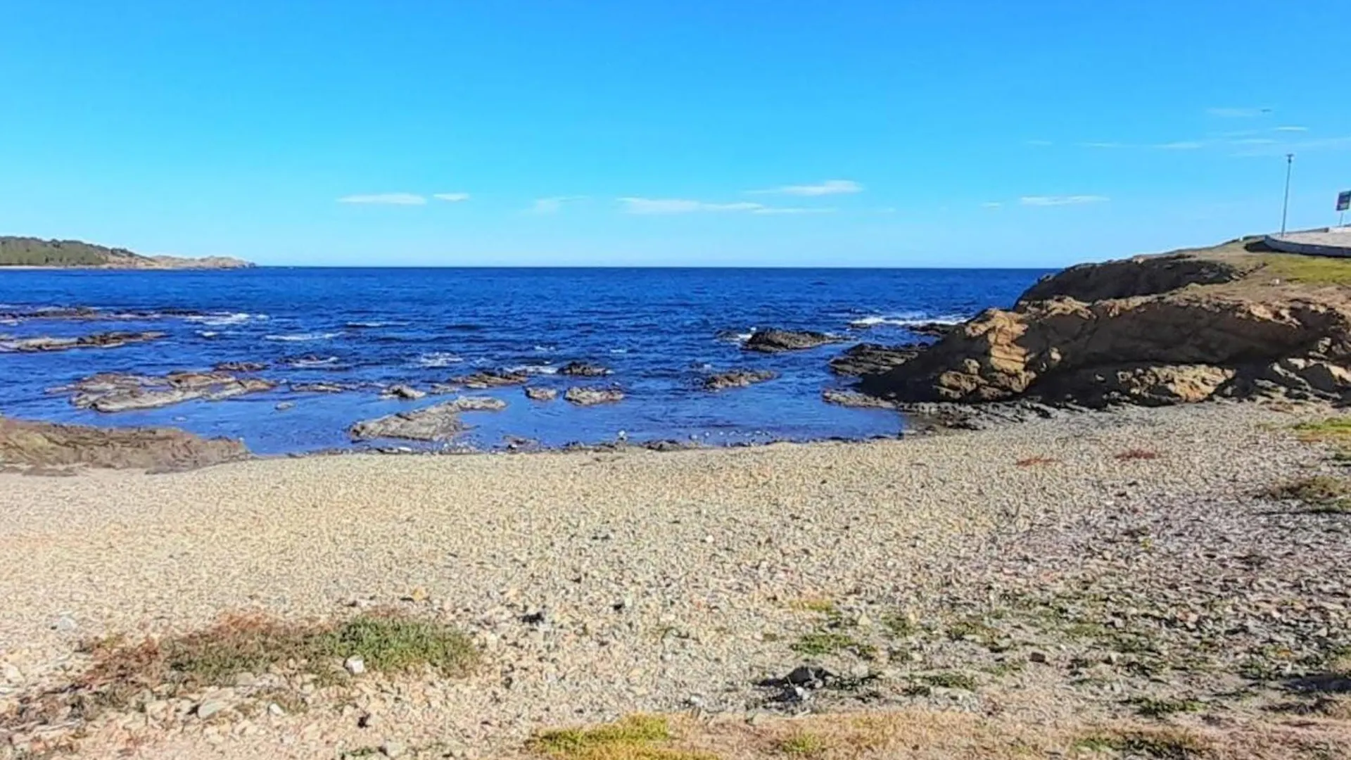 Apartamento Acogedor Con Terraza A Un Paso De La Playa En Llanca - Es-170-26