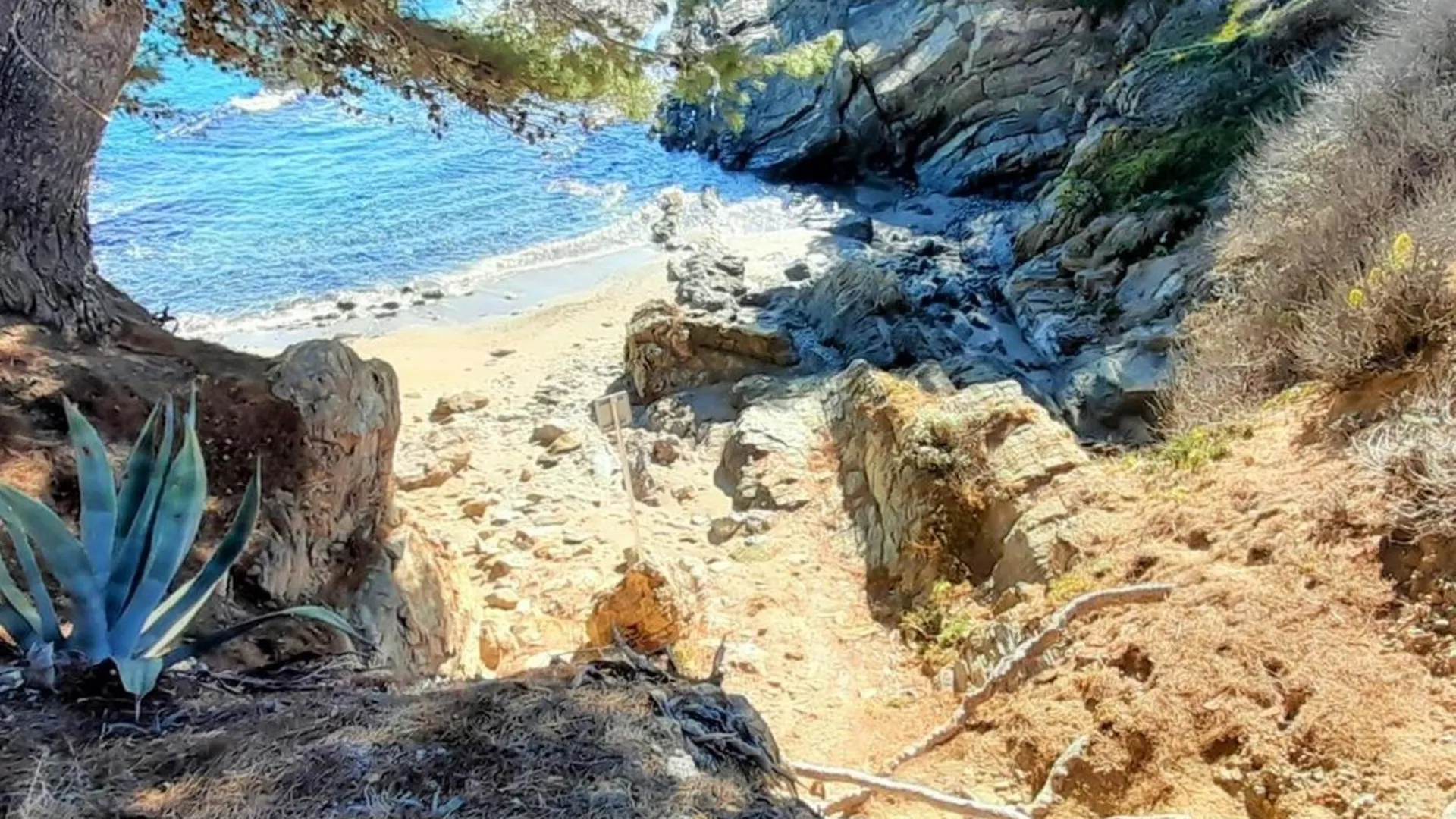 Apartamento Acogedor Con Terraza A Un Paso De La Playa En Llanca - Es-170-26